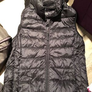 Small Black Uniqlo Vest!